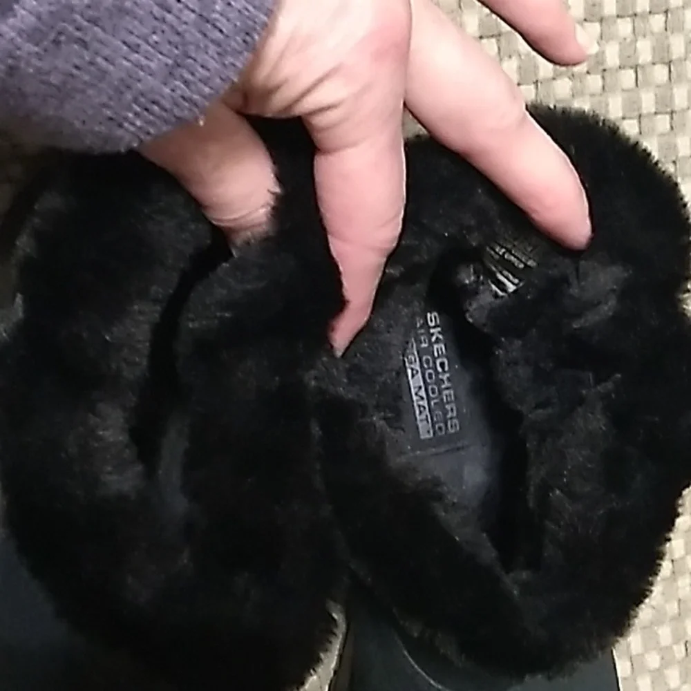 Women's Skechers Black Gen5 Fur-Lined Boots size 7 - Picture 7 of 10